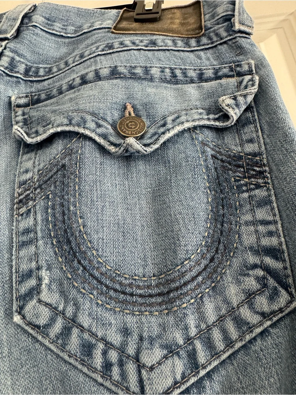 Men's True Religion Light Blue Distressed Straight-Leg Jeans, 34x32